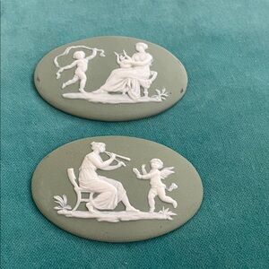 Green and White Cameo Set